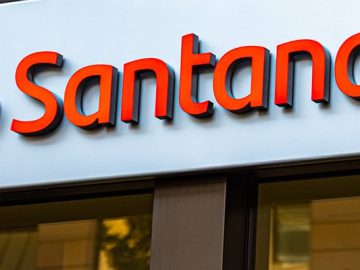 Santander reports increase in scams and admits fraud head was impersonated