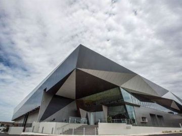 Equinix hires Google Cloud executive as CEO