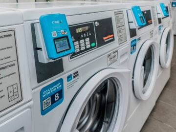 Two students uncovered a flaw that allows to use laundry machines for free