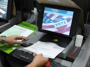 A Senate Bill Would Radically Improve Voting Machine Security