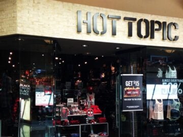 Hot Topic store