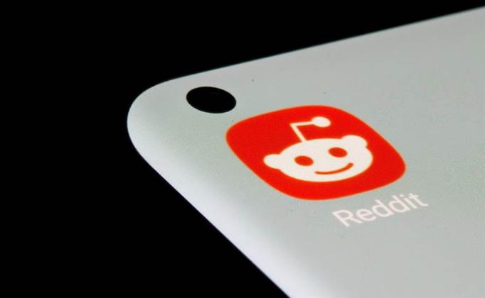 Google expands Reddit partnership