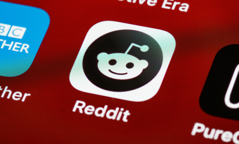 Threat Actors Leverage Reddit to Spread AMOS and Lumma Stealers