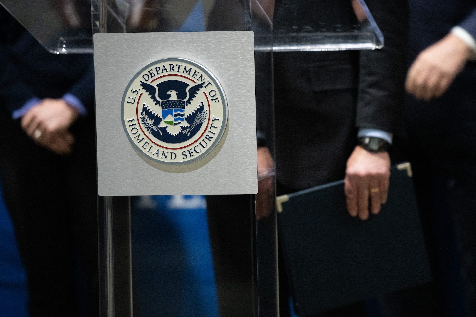 Multiple top CISA officials behind ‘Secure by Design’ resign 