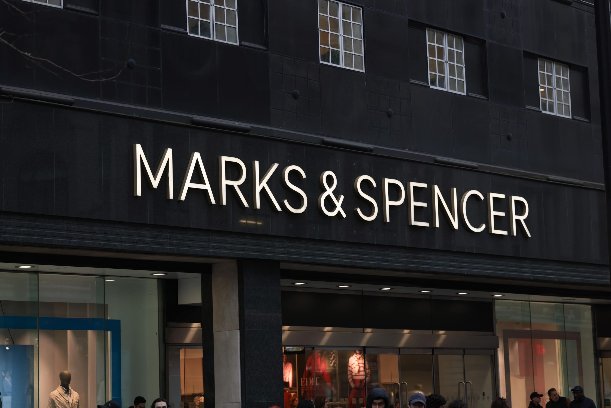UK arrests four for cyberattacks on major British retailers