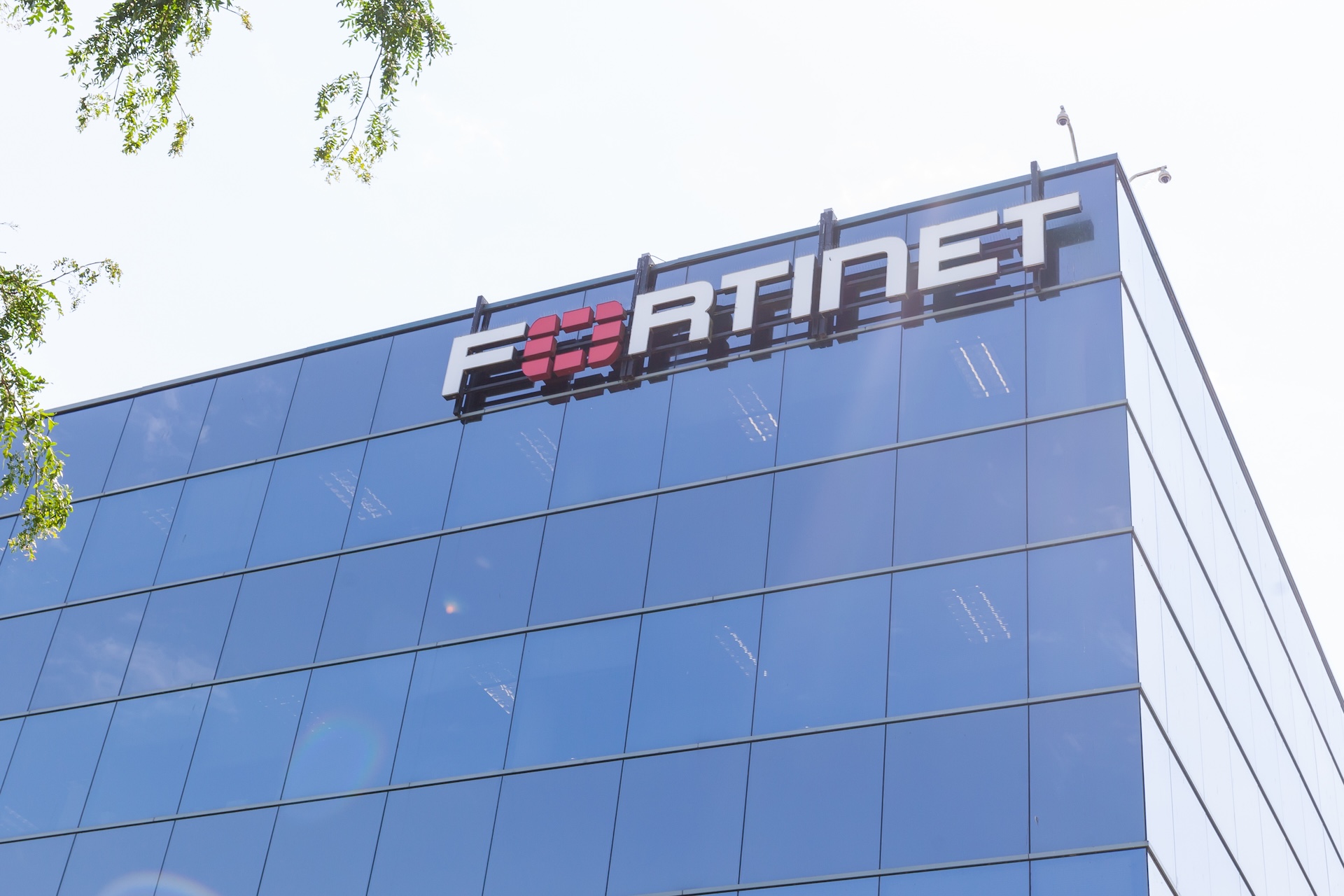 Fortinet SIEM issue coincides with spike in brute-force traffic against company’s SSL VPNs Fortinet SIEM issue coincides with spike in brute-force traffic against company’s SSL VPNs