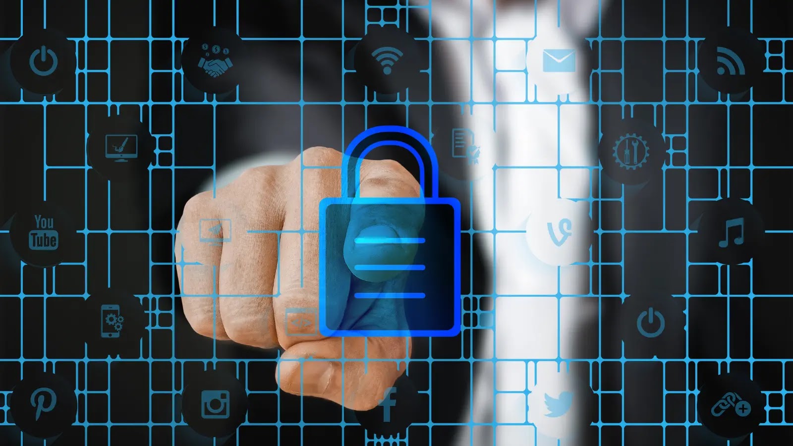 ShinyHunters May Have Teamed Up With Scattered Spider in Salesforce Attack Campaigns ShinyHunters May Have Teamed Up With Scattered Spider in Salesforce Attack Campaigns