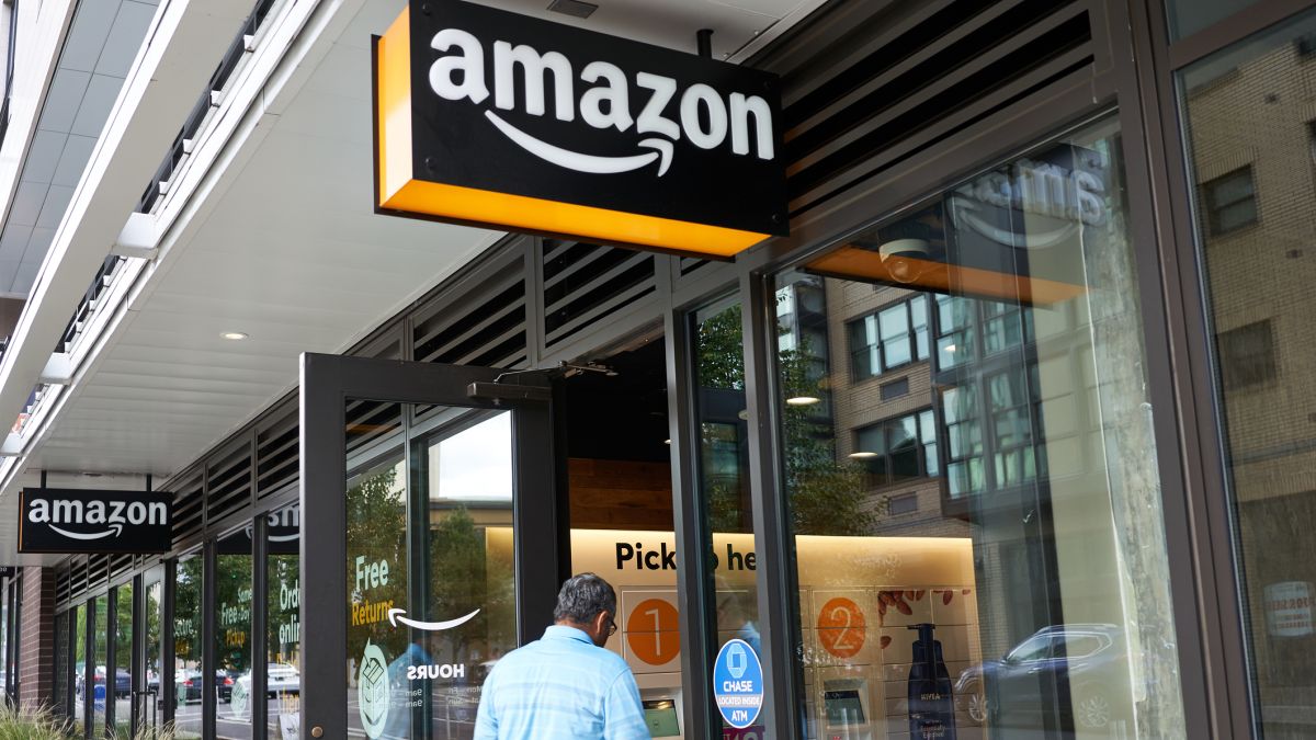 That “Amazon Safety Recall” message may well be a scam Amazon pick-up location