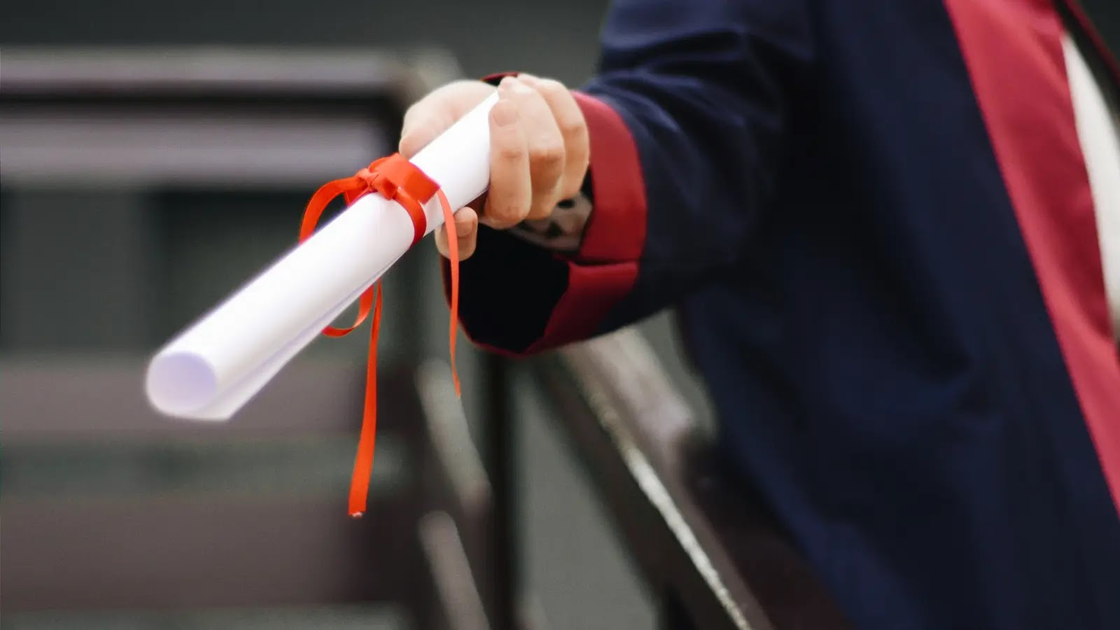 Fraudulent Scholarship Apps Target Students in “Defarud” Scam Campaign Fraudulent Scholarship Apps Target Students in “Defarud” Scam Campaign