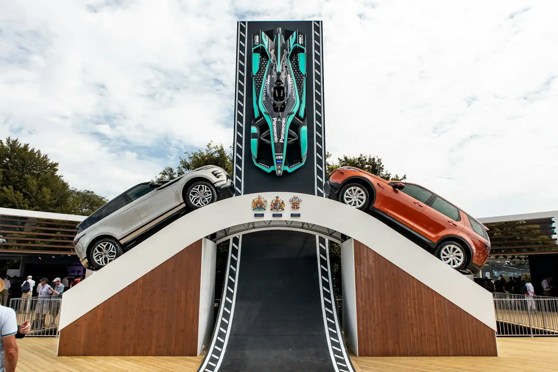 Jaguar Land Rover Cyberattack Halts Production Until Oct 1 Jaguar Land Rover Cyberattack Halts Production Until Oct 1