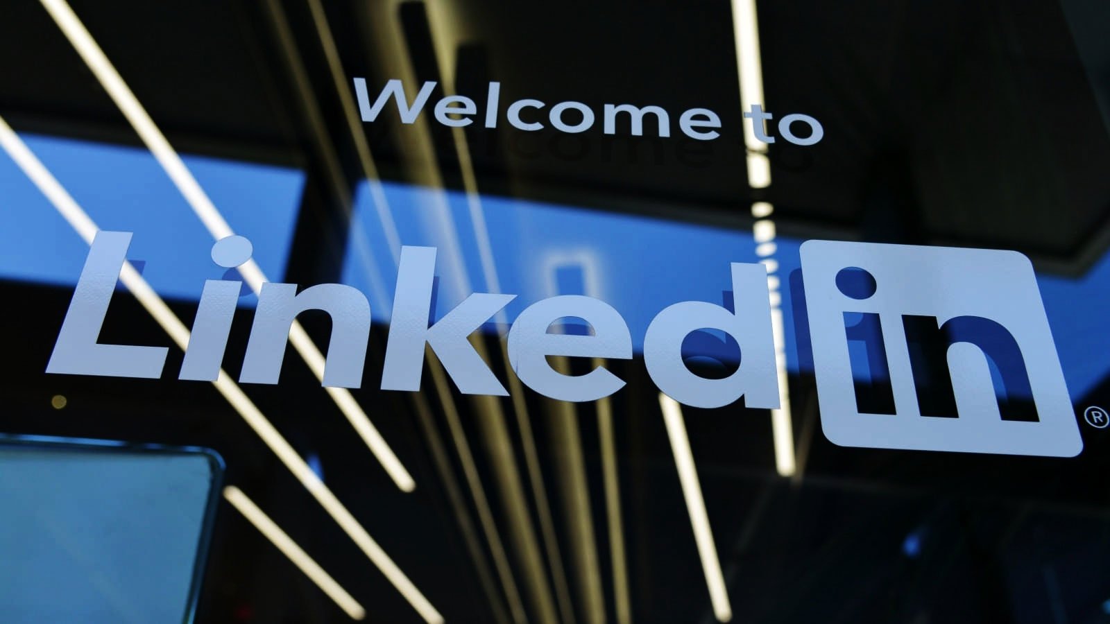 LinkedIn sues ProAPIs for using 1M fake accounts to scrape user data LinkedIn sues ProAPIs for using 1M fake accounts to scrape user data