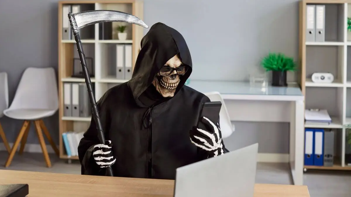 Thousands of online stores at risk as SessionReaper attacks spread sessionreaper at work
